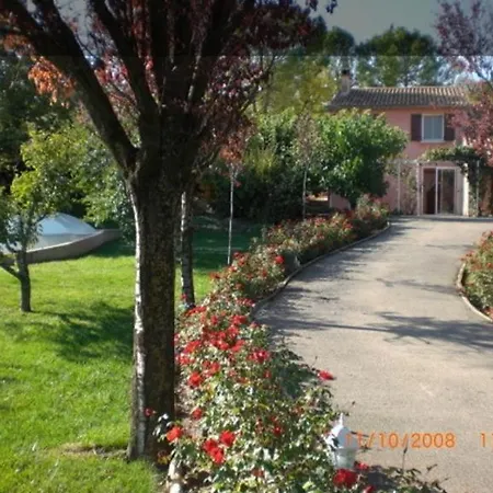 D'hotes Marylou Bed & Breakfast