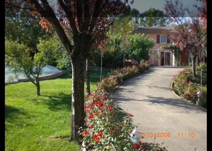 D'hotes Marylou Bed & Breakfast